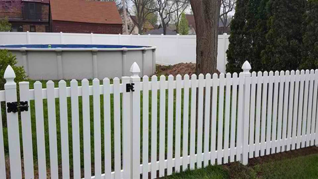 Oakside picket fence